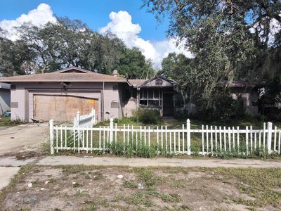 2427 LOCKE AVENUE
