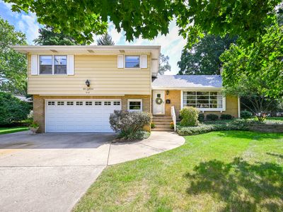 218 W Elm St