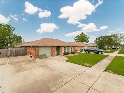 Property at 432 Bertolino Dr, Kenner, LA