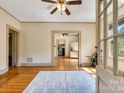 220 W 8th St