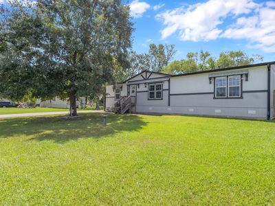 5555 Paradise Dr