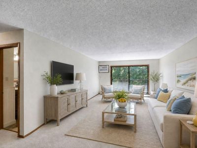 4 Pine Tree Dr APT 320