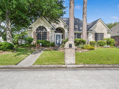 19703 Clear Glen Dr