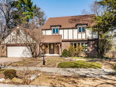 1209 E University St