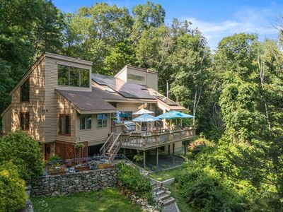 7 Hilltop Ln