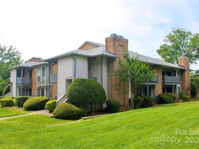 5864 Harris Grove Ln