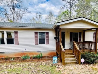 244 Merry Dr NW