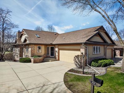 3026 Woods Edge Way