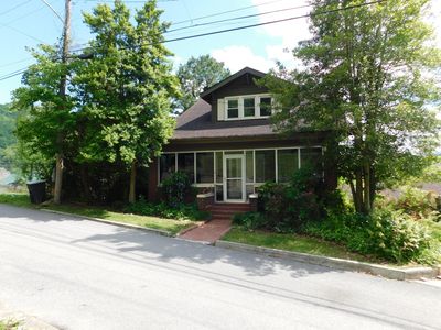 306 Ivy St