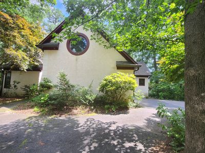 121 Lakeside Dr