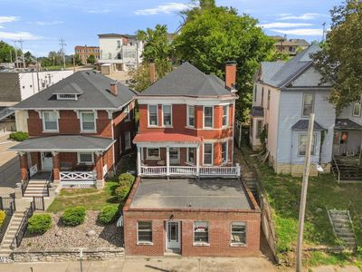615 E High St