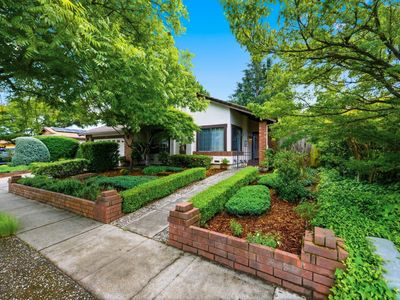 3383 Ellen Way
