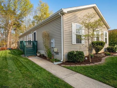 44 Redwood Dr