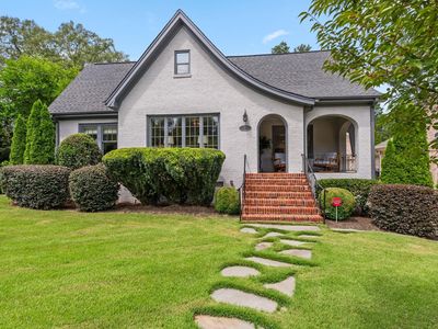 102 Fairview Ave