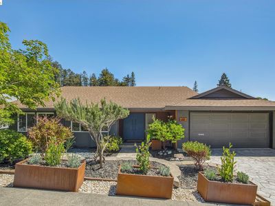 22 Littlewood Dr