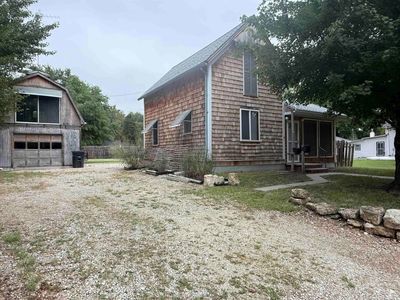 227 Blunt St