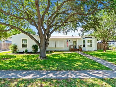 335 Laurel Dr