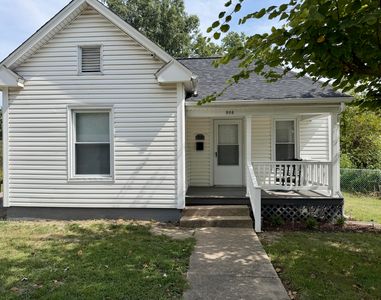 908 S Muldrow St