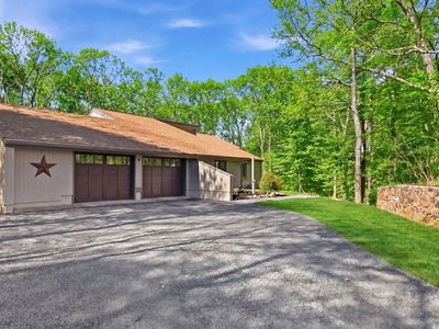 40 Kennel Hill Dr