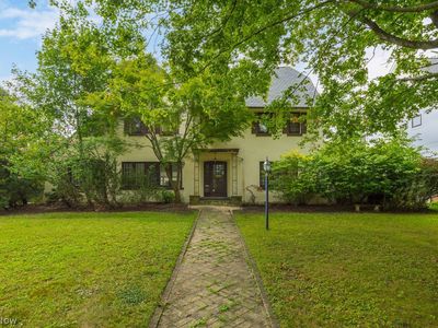 10707 Edgewater Dr