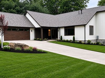 2374 Lakeside Ests