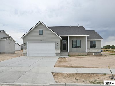 6880 Bronson Dr