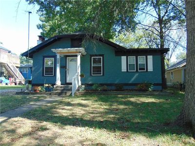 1005 S Independence St