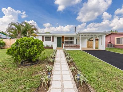 471 SW 27th Ter