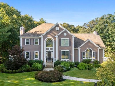 6 Bishop Ln