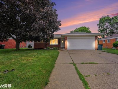 2837 Sherbourne Dr