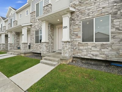 295 W Spruce Way