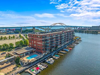 541 E Erie STREET #302-2