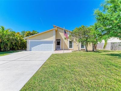 903 Plum Tree Ln