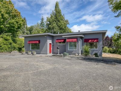Property at 215 W Chenault Avenue, Hoquiam, WA