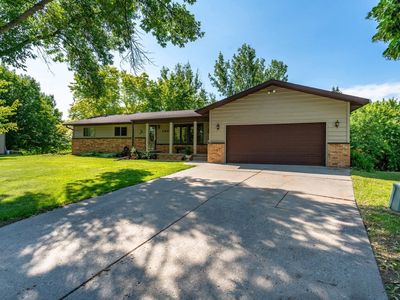 108 Oriole Dr E