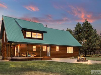 3804 Whispering Pine Dr