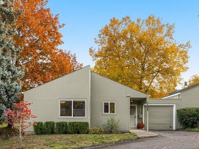 1696 NW Rolling Hill Dr