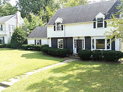 136 E Oak Park Dr