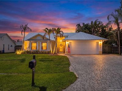 2326 SE Luau Ave