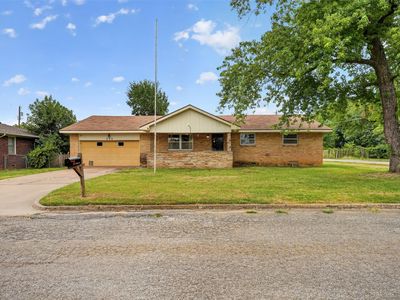 202 Bradley Pl