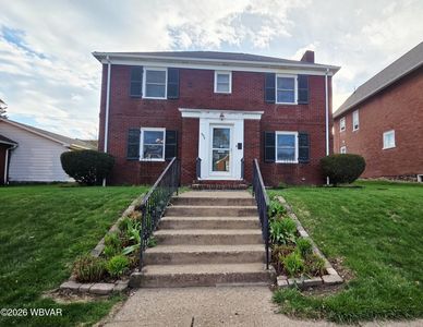 307 S Fairview St