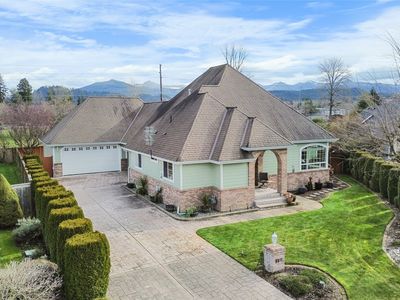 545 Mountain Circle Drive