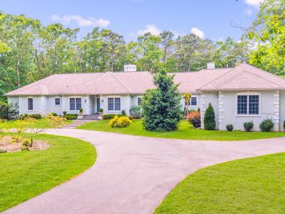 16 Tonys Dr