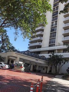 19355 Turnberry Way APT 25C