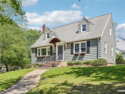 Property at 571 Laurel Rd, Ridgewood, NJ