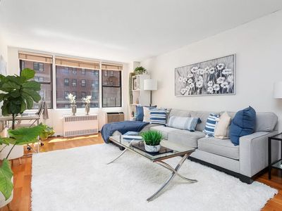 200 W 79th St APT 4F