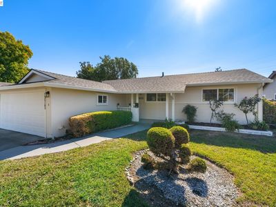 35185 Cabrillo Dr