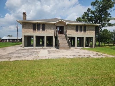 1513 Bayou Dularge Rd