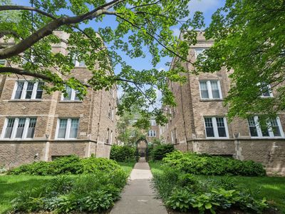 717 Reba Pl APT 2N