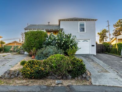 137 Hermosa Avenue